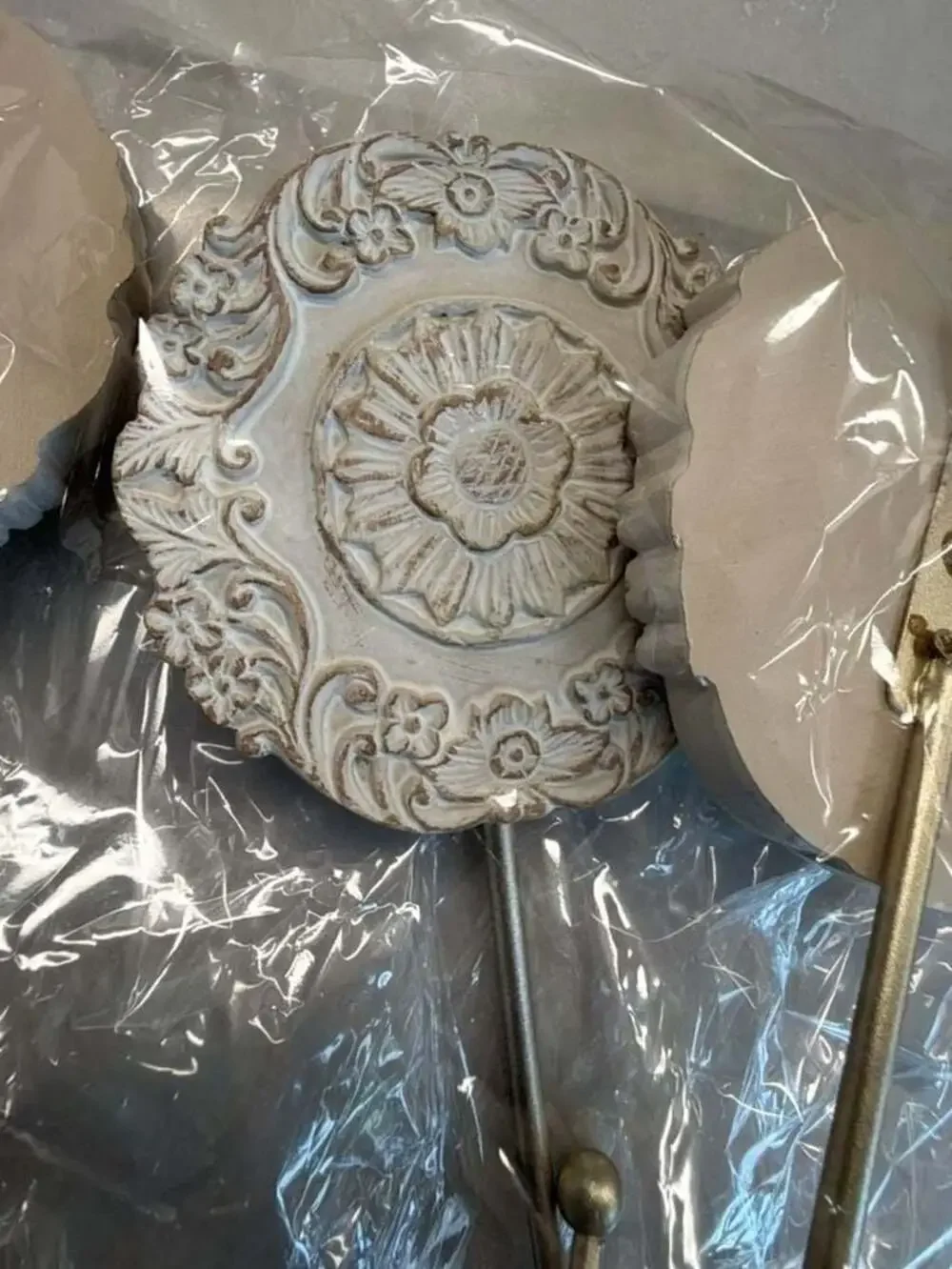 Vintage Style Distressed Floral Medallion Wall Hooks Decorative Round 3 set